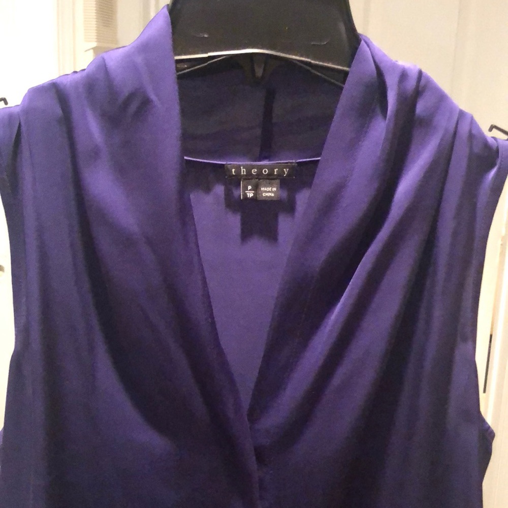 THEORY Sleeveless 100% Silk Blouse - Purple